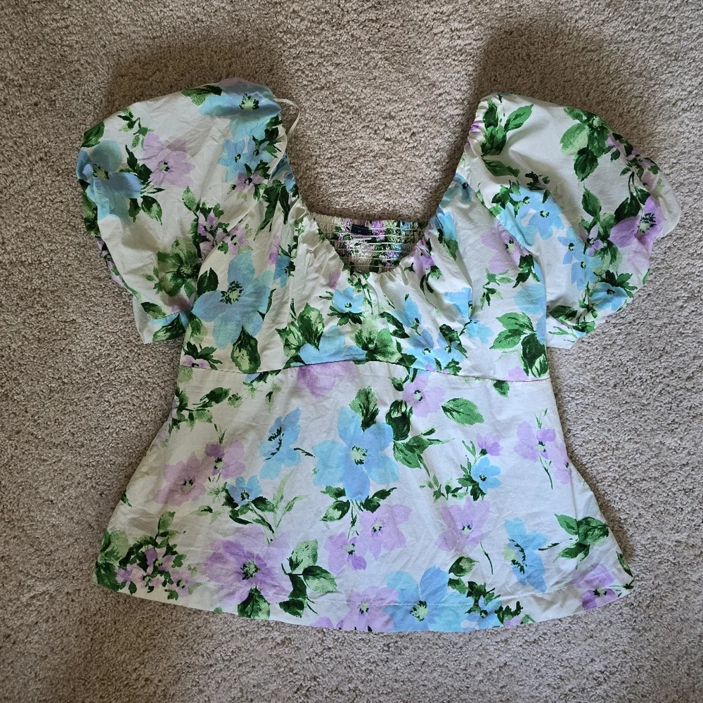 Old Navy Size Medium Floral Puff Sleeves Cotton Top